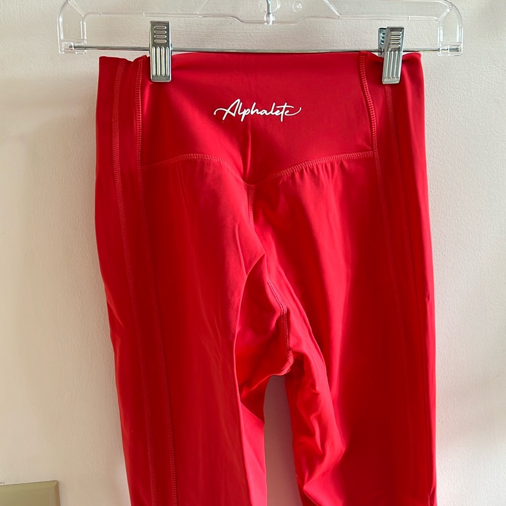 Alphalete leggings red size M worn once great quality